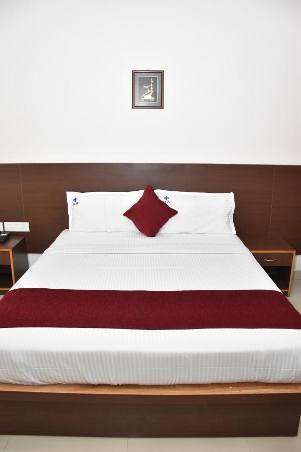 Hotel Pc Residency Mysore Exteriör bild