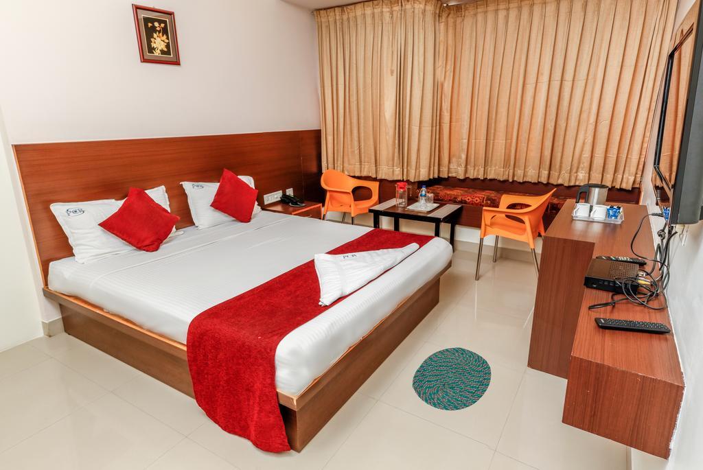Hotel Pc Residency Mysore Exteriör bild